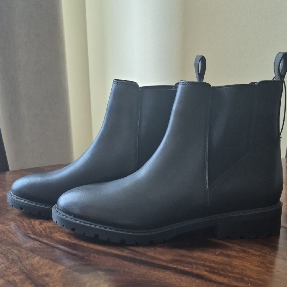 NWT Steve Madden Black Ankle Booties